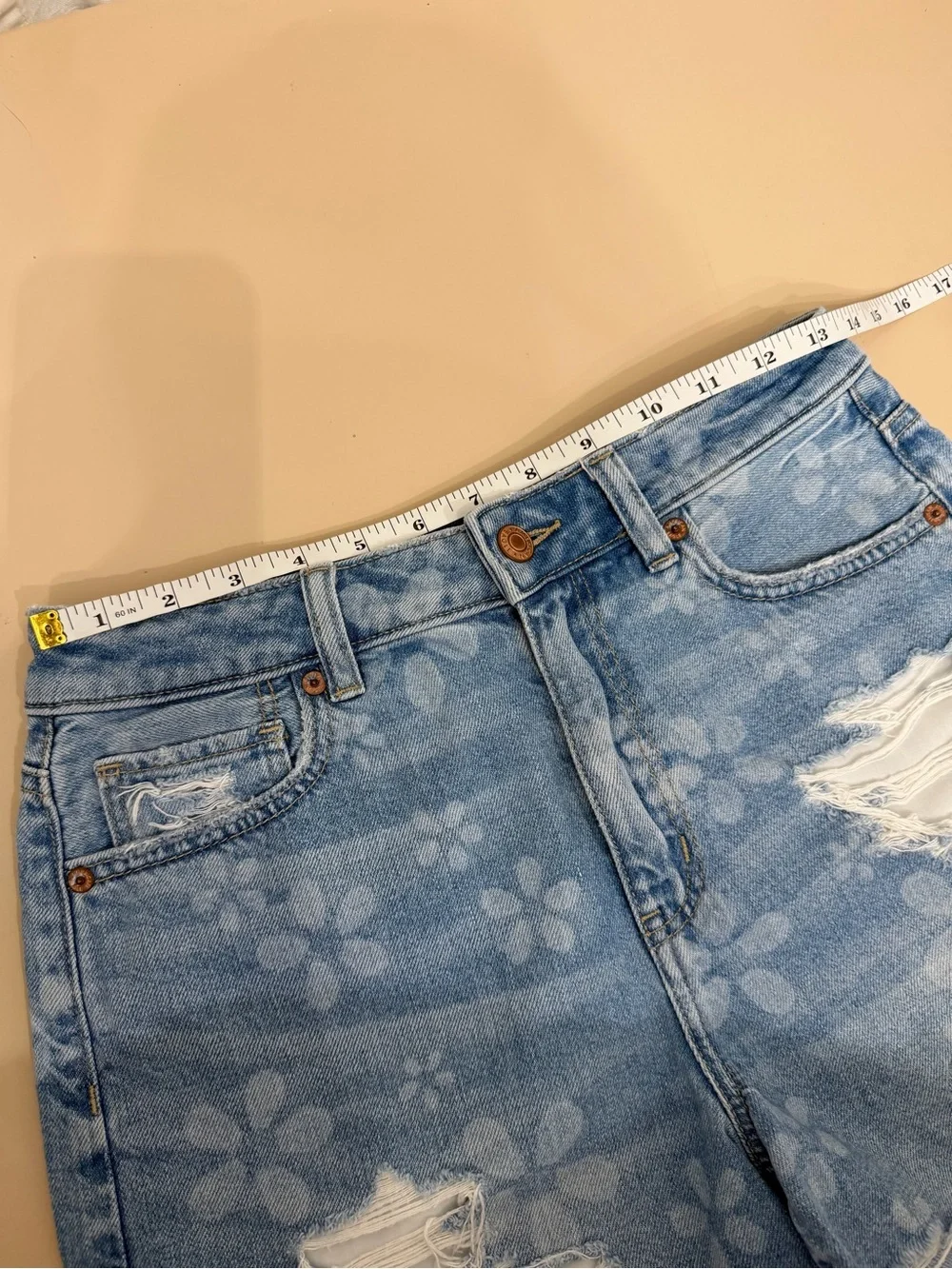American Eagle Highest Rise Baggy Daisy Floral Denim Shorts Distressed Women's 4